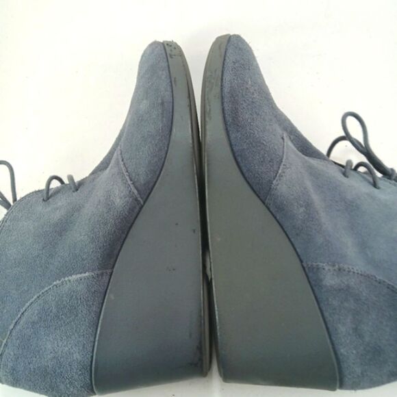 Crocs Womans Leigh Suede Wedge Bootie Gray Women 10 Lace-up 2.5 inch Heel....... - Picture 13 of 14